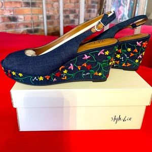 Style & Co Sondired Posie Denim Embroidered shoes